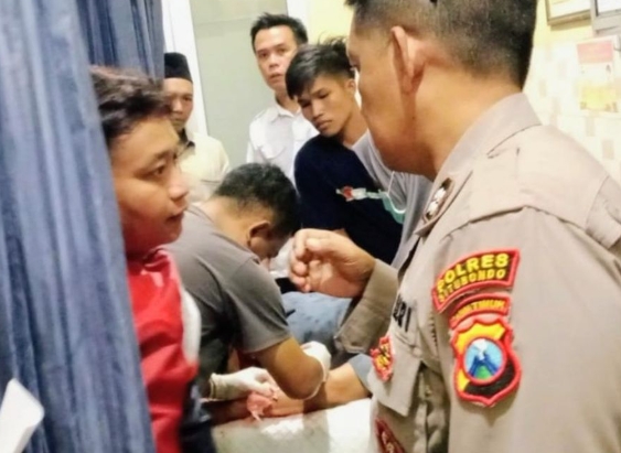 Read more about the article Kronologi Lengkap Penyerangan Kepala Sekolah oleh Pria 57 Tahun, Dibacok Celurit hingga Kritis