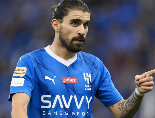 Gelandang asal Portugal itu saat ini membela Al-Hilal di Liga Arab Saudi