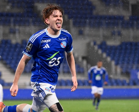 Valentin Barco mampu bermain sebagai gelandang tengah maupun bek kiri